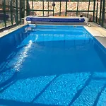 Guki Mit Ueberdachtem Pool Und Meerblick Dom wakacyjny *