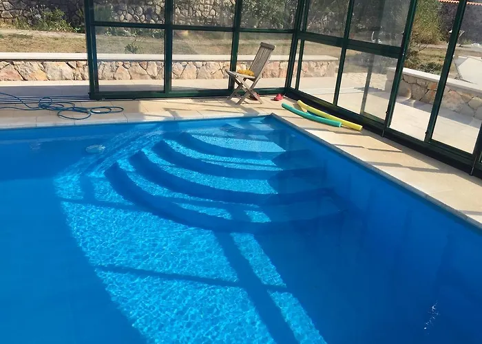 Guki Mit überdachtem Pool Und Meerblick Ferienhaus Malinska