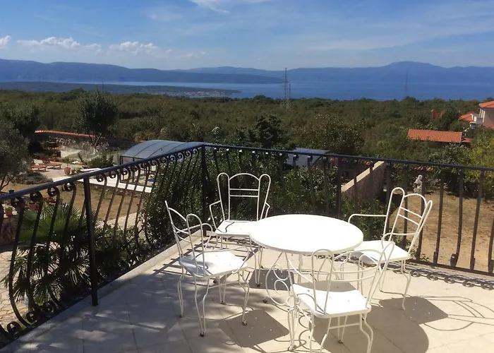 Guki Mit überdachtem Pool Und Meerblick *