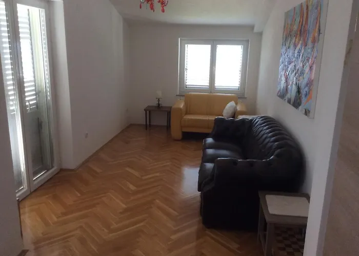 Guki Mit überdachtem Pool Und Meerblick Ferienhaus *