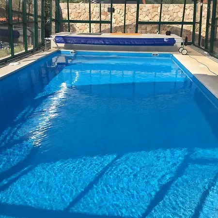 Guki Mit Ueberdachtem Pool Und Meerblick 펜션 *