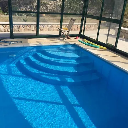 Guki Mit Ueberdachtem Pool Und Meerblick Casa vacanze Malinska