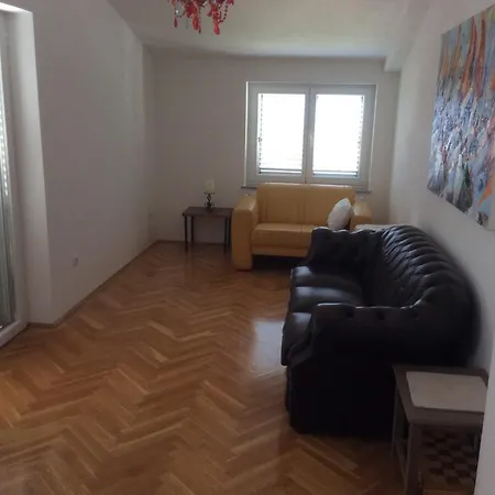 Guki Mit Ueberdachtem Pool Und Meerblick Casa vacanze *