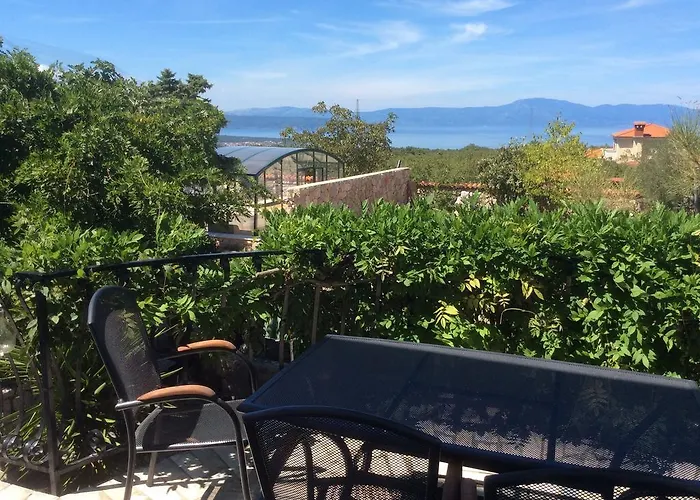 Guki Mit Ueberdachtem Pool Und Meerblick 펜션 말린스카