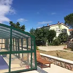 Guki Mit Ueberdachtem Pool Und Meerblick 펜션 말린스카